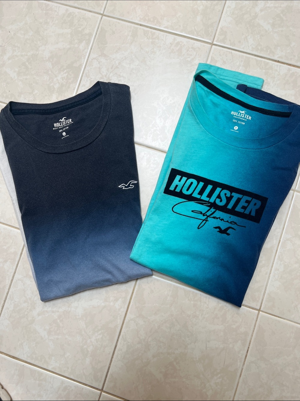 Bundle of TWO Hollister Tees/ Ombre Navy Tee & Turquoise Logo Tee